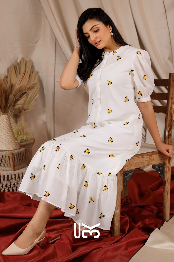 Micheal Summer White Chinses Collar Midi Dress - Image 3