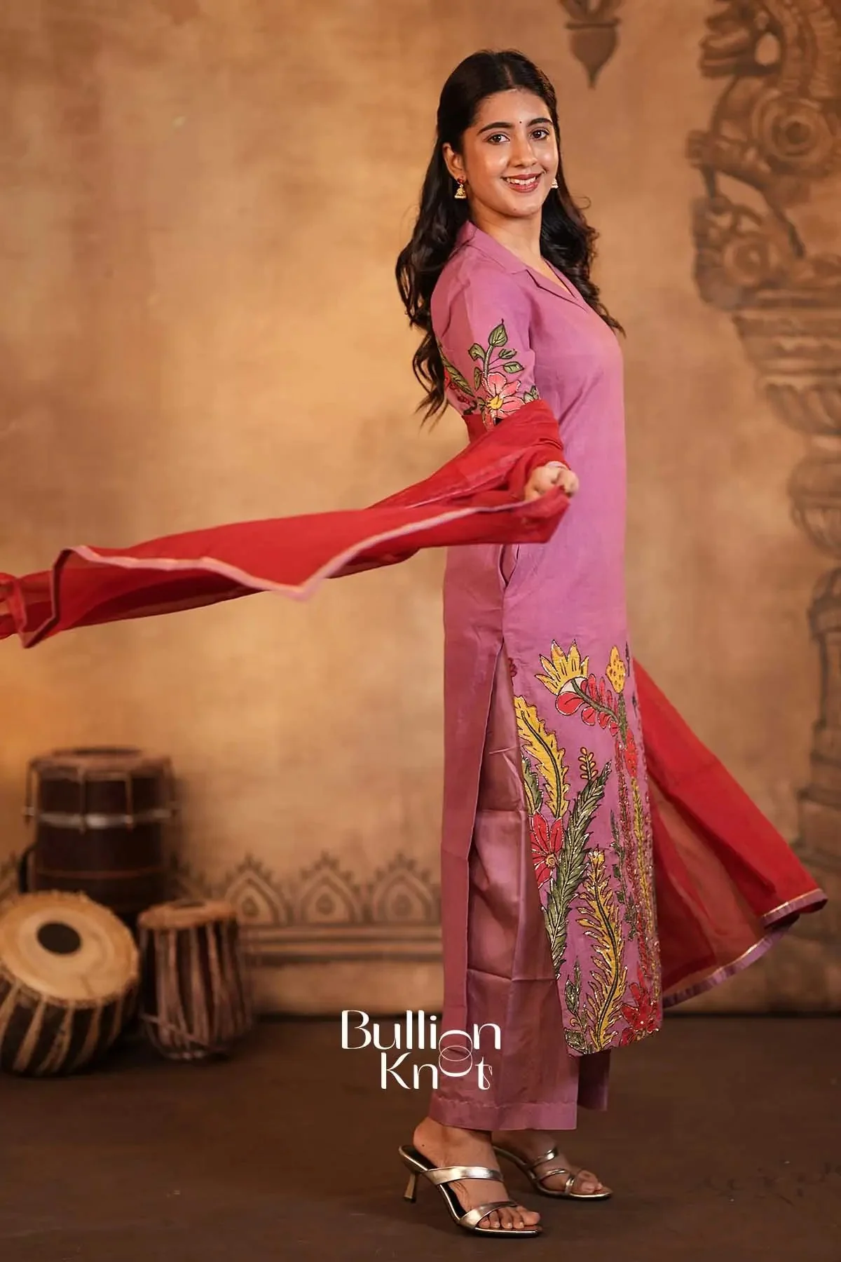 Navika Pink Handloom Kurta Set for Elegant Occasions - Image 3