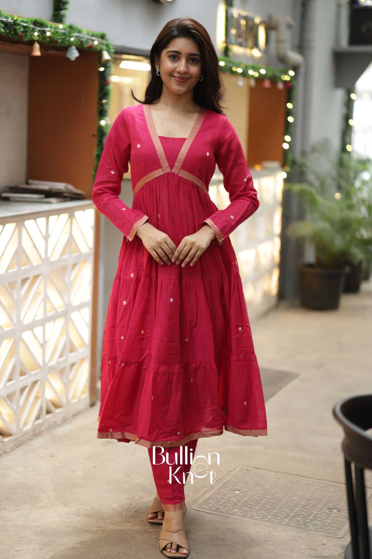 Rangika Rani Pink Handloom Kurta Set for Festive Occasions - Image 7