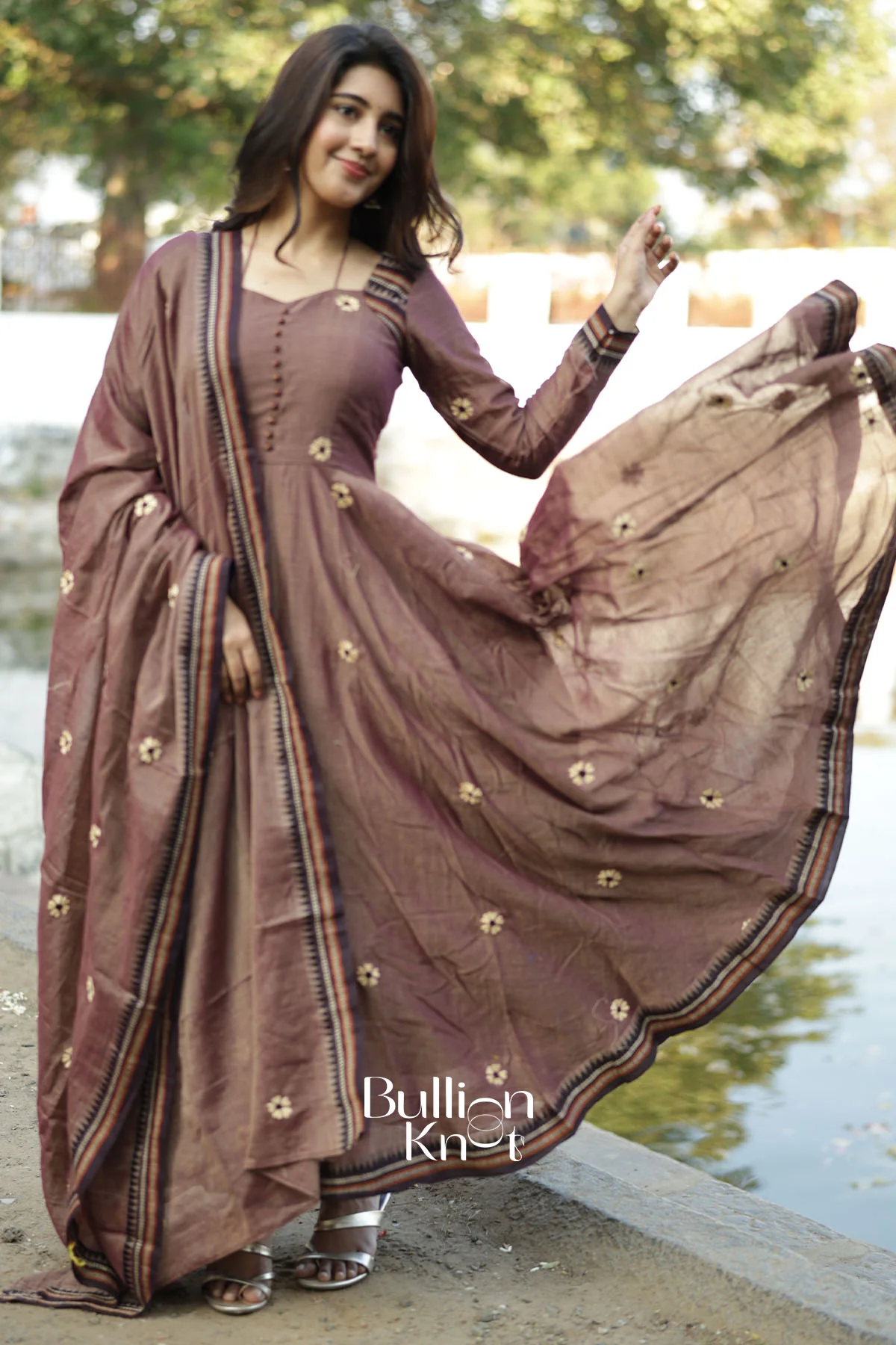 Sujata Chiku Chocolate Handloom Kurta Suit Set - Image 5